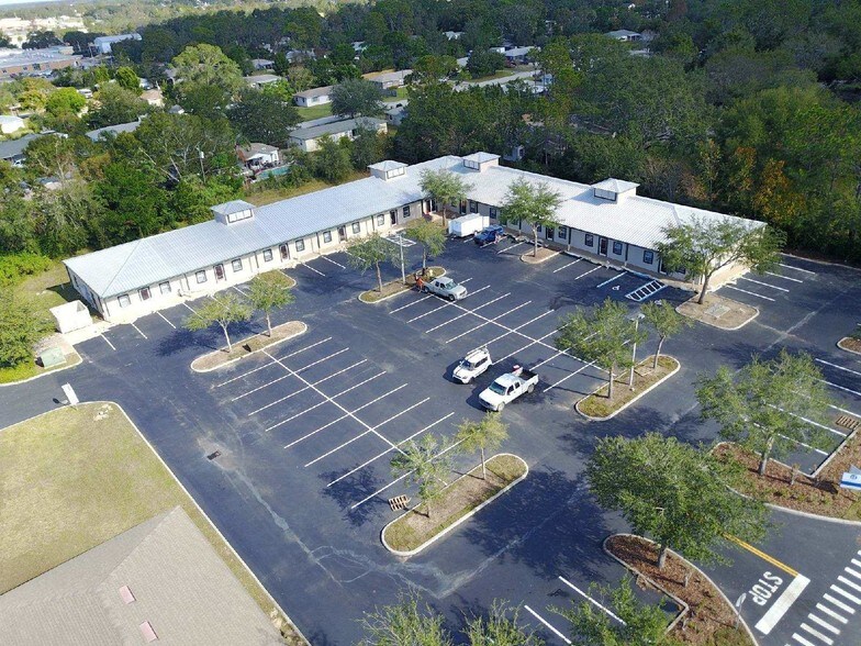 437-481 W Ardice Ave, Eustis, FL à louer - Photo principale – Image 1 sur 25