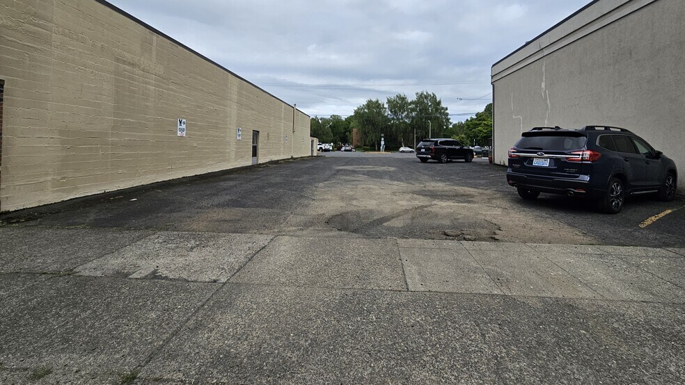 1321-1323 14th Ave, Longview, WA à vendre - Photo de l’immeuble – Image 3 sur 14