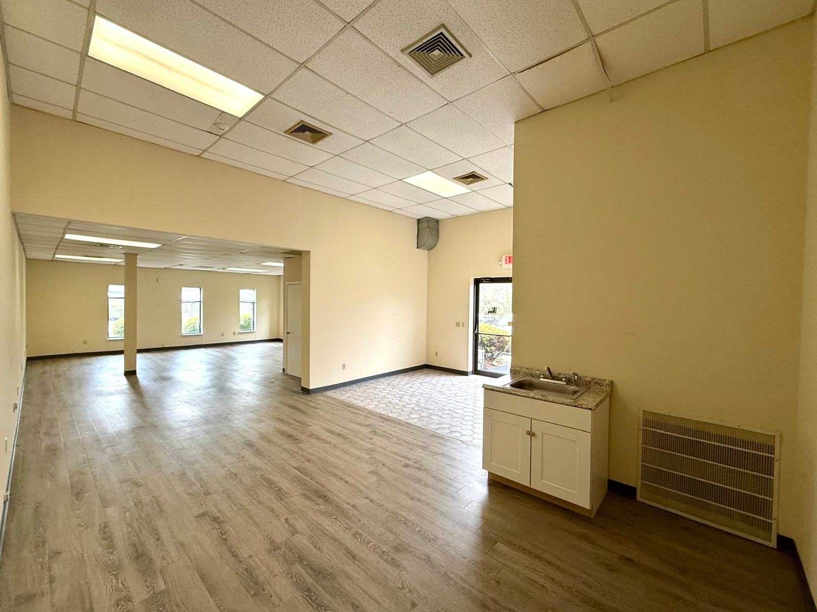 456 US Highway 22 W, Readington, NJ à louer Photo intérieure– Image 1 sur 3