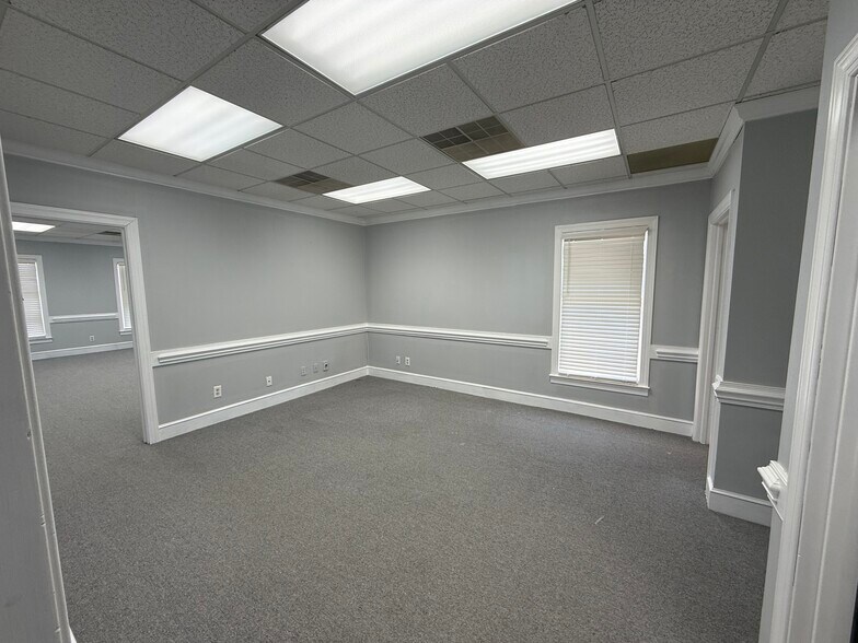 2605 W Roosevelt Blvd, Monroe, NC à louer - Photo de l’immeuble – Image 2 sur 9