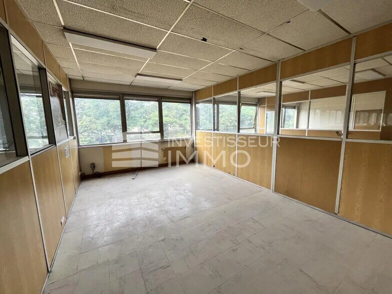Bureau dans Noisy-le-Grand à louer - Photo de l’immeuble – Image 2 sur 2