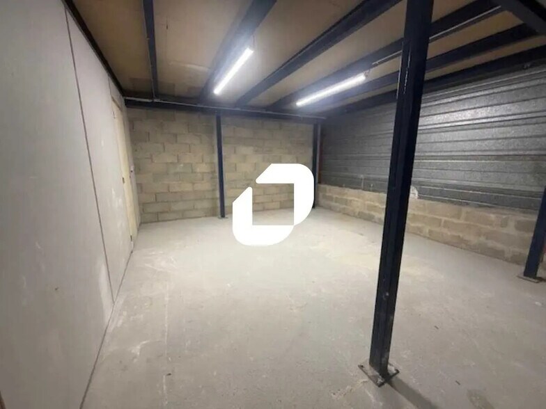 Bureau dans Marines à louer - Photo de l’immeuble – Image 2 sur 16