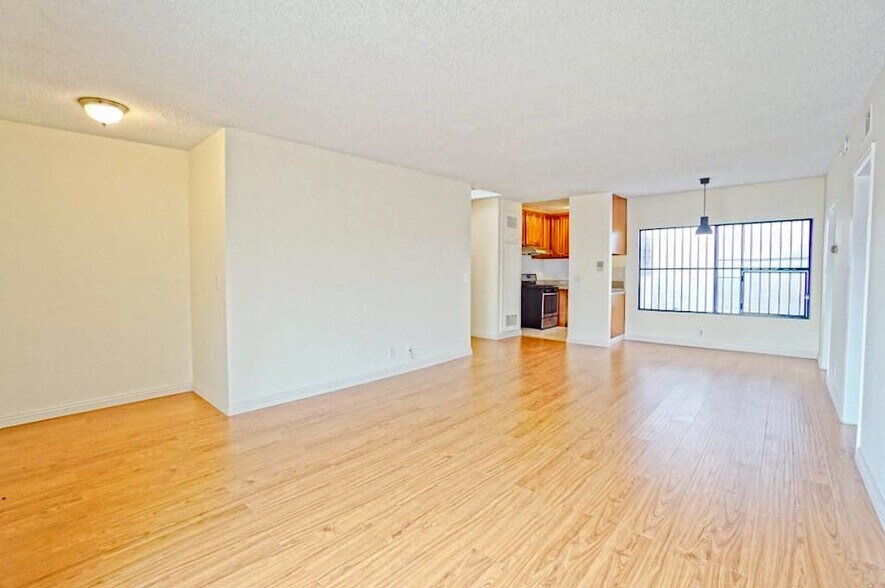 933 New Depot St, Los Angeles, CA à vendre - Photo intérieure – Image 3 sur 37