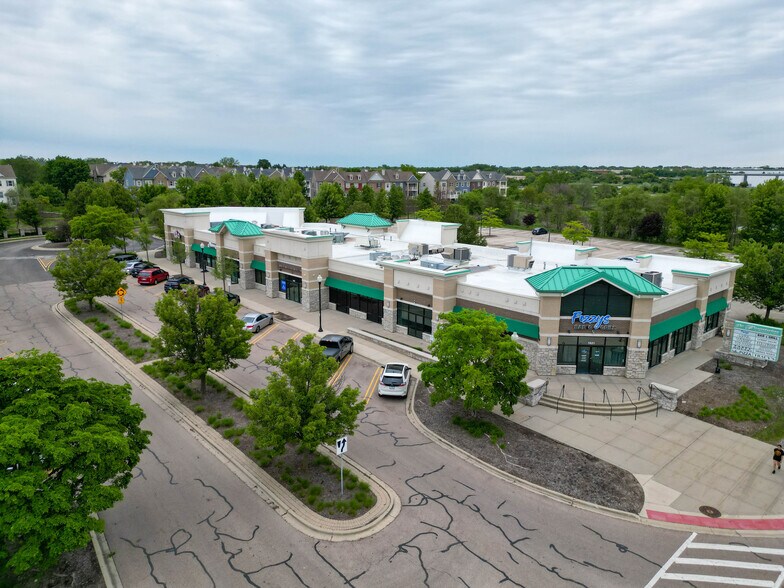 Gary Ave, Carol Stream, IL à louer - Photo de l’immeuble – Image 2 sur 4