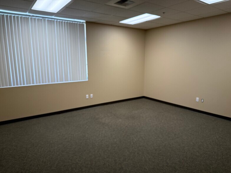 1170 S Rock Blvd, Reno, NV à louer - Photo de l’immeuble – Image 2 sur 13