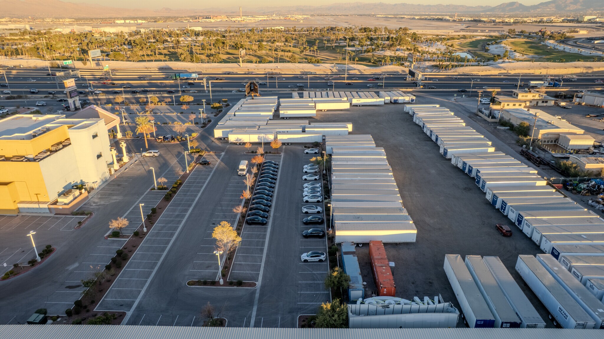 SW Dean Martin Dr & Ponderosa Way, Las Vegas, NV à vendre Photo de l’immeuble– Image 1 sur 4