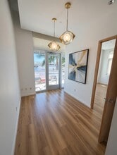 837 5th Ave S, Naples, FL à louer Photo intérieure– Image 2 sur 11