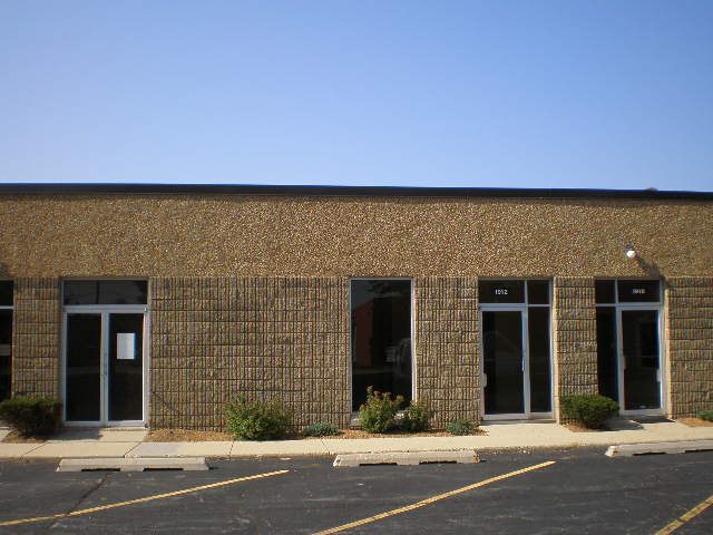 1910-1986 Raymond Dr, Northbrook, IL à louer - Photo de l’immeuble – Image 3 sur 4