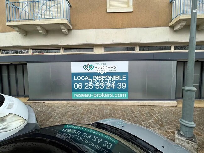 Plus de détails pour Local commercial à louer