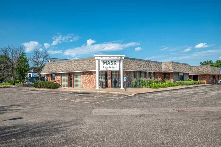 10800 Greenbrier Rd, Minnetonka, MN à louer - Photo de l’immeuble – Image 2 sur 3