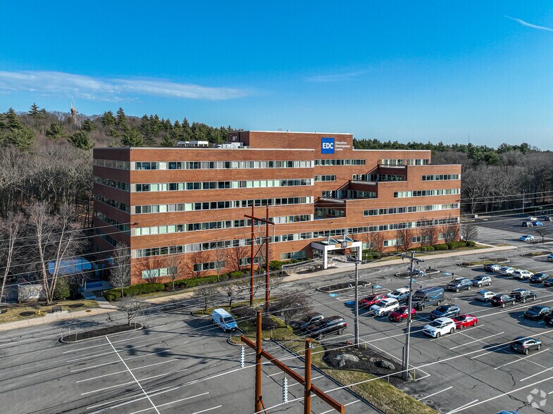 300 Fifth Ave, Waltham, MA à louer - Photo principale – Image 1 sur 4