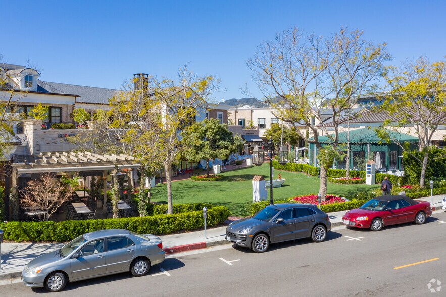 1026 Swarthmore Ave, Pacific Palisades, CA à louer - Photo de l’immeuble – Image 2 sur 4
