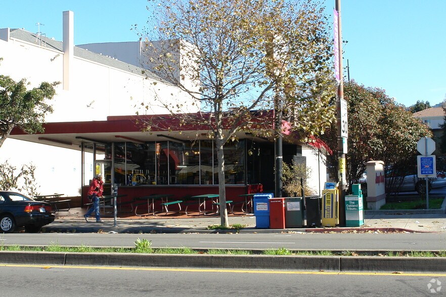 1955 San Pablo Ave, Berkeley, CA à vendre - Photo de l’immeuble – Image 3 sur 6