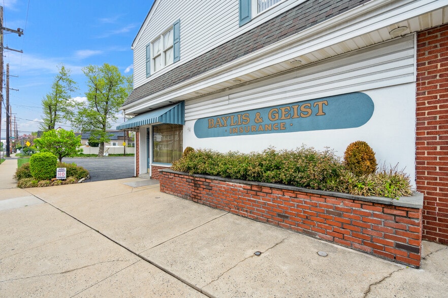 2161 Milburn Ave, North Baldwin, NY à louer - Photo de l’immeuble – Image 3 sur 20