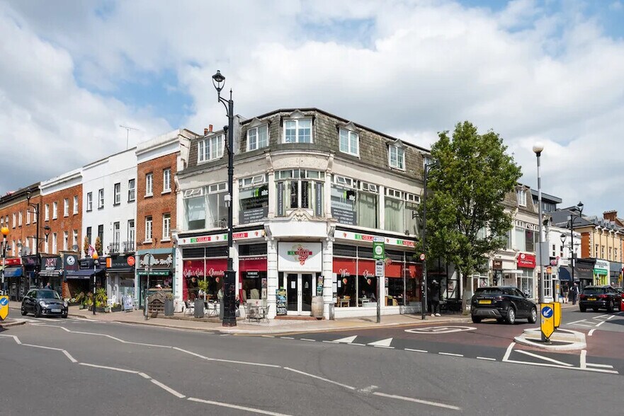 Victoria Rd, Surbiton à louer - Photo principale – Image 2 sur 12