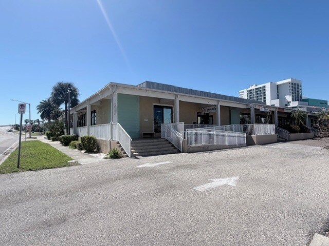795 Bayway Blvd, Clearwater, FL à louer - Photo principale – Image 1 sur 14