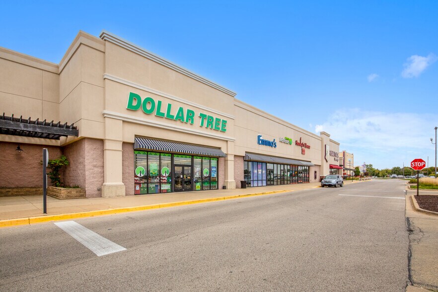 1201-1335 Savoy Plaza Ln, Savoy, IL à louer - Photo de l’immeuble – Image 3 sur 6