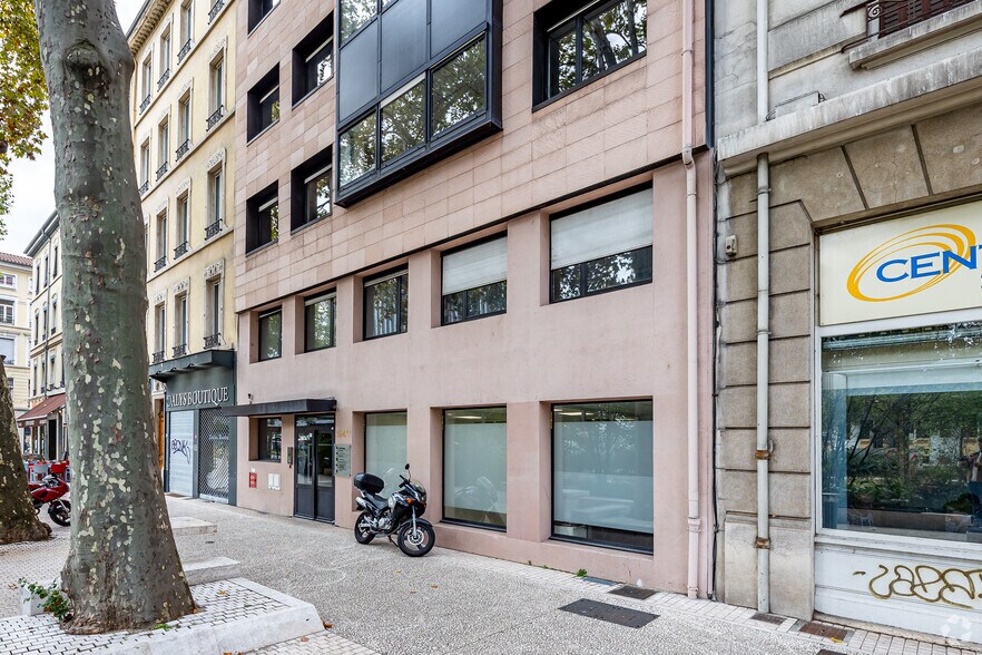 Bureau dans Lyon à louer - Photo de l’immeuble – Image 2 sur 2