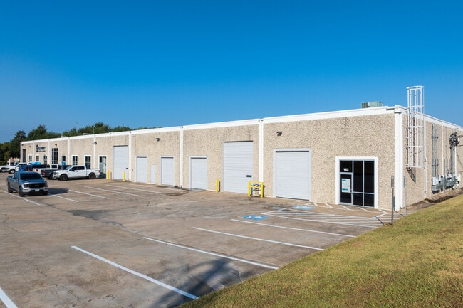 Plus de détails pour 9416 Neils Thompson Dr, Austin, TX - Local d'activités, Industriel/Logistique à louer