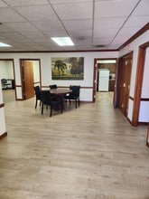 2331 W Lincoln Ave, Anaheim, CA à louer Photo intérieure– Image 2 sur 25