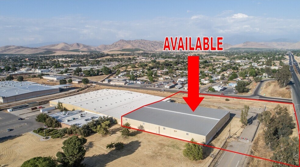 90 W Poplar Ave, Porterville, CA à louer - Photo de l’immeuble – Image 1 sur 9