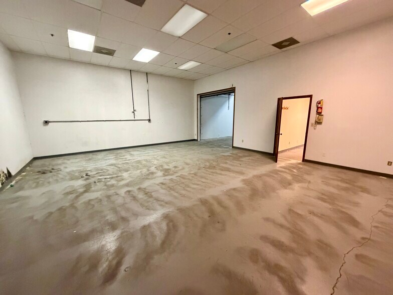 6203 Material Ave, Loves Park, IL à louer - Photo de l’immeuble – Image 3 sur 7