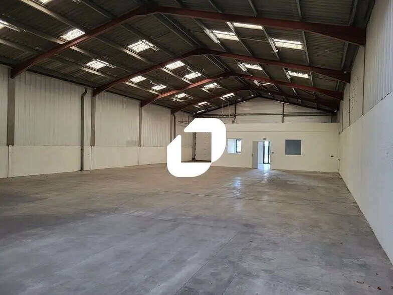 Industriel/Logistique dans Cestas à louer - Photo de l’immeuble – Image 2 sur 11