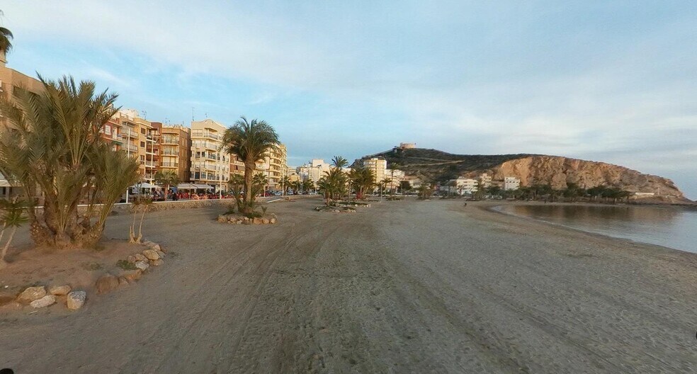 Terrain dans Águilas, Murcia à louer - Photo de l’immeuble – Image 3 sur 8