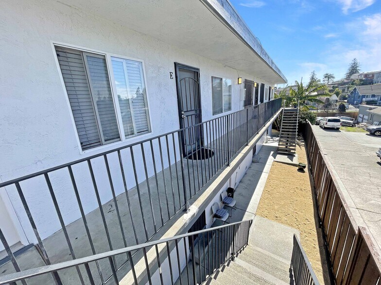 2290 High St, Oakland, CA à vendre - Photo de l’immeuble – Image 3 sur 17