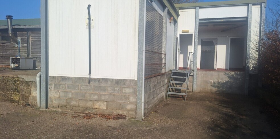 Dalton Ln, Roos à louer - Photo de l’immeuble – Image 2 sur 3