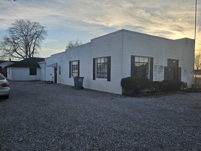 1301 E Missouri St, Evansville, IN à louer - Photo de l’immeuble – Image 1 sur 25