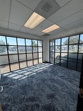 13821 Newport Ave, Tustin, CA à louer Photo intérieure– Image 2 sur 15