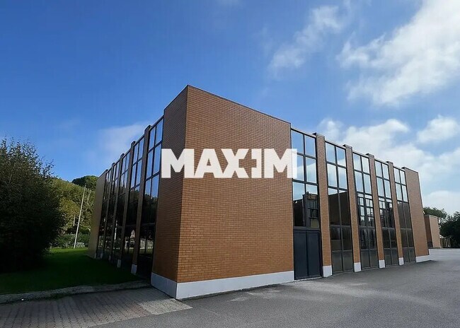 Plus de détails pour 16 E Rue Du Cap Vert, Quetigny - Bureau à louer