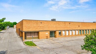 33 Melford Dr, Toronto, ON à louer Photo de l’immeuble– Image 2 sur 6