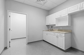 35-39 Kennedy Dr, Putnam, CT à louer Photo intérieure– Image 1 sur 12