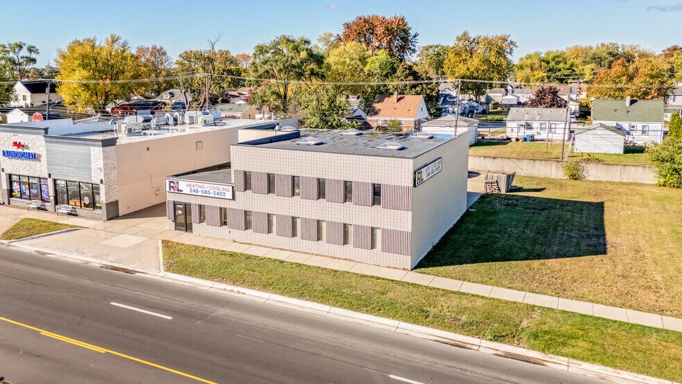 30207 John R Rd, Madison Heights, MI à vendre - Photo de l’immeuble – Image 3 sur 45