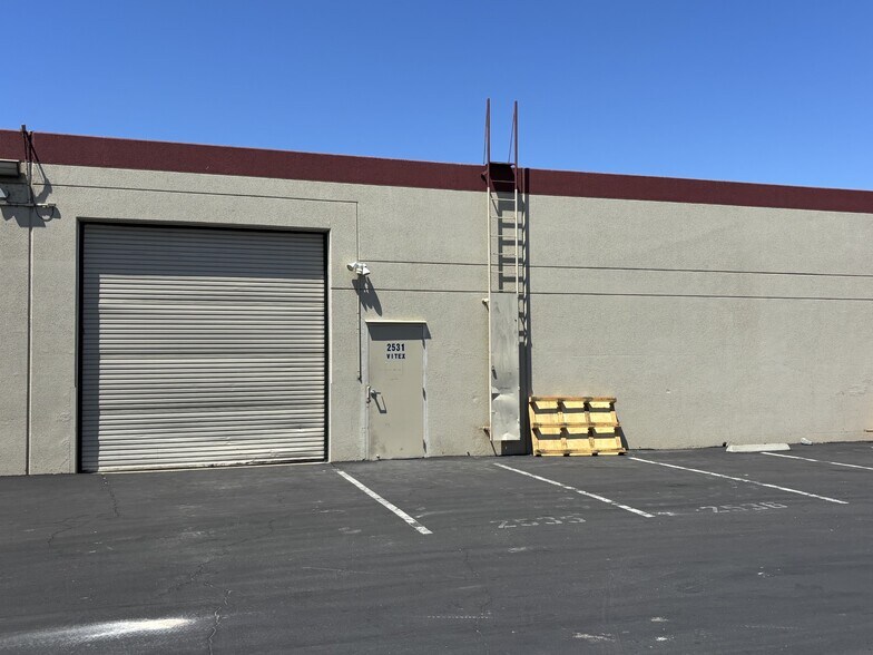 2521-2551 Del Monte St, West Sacramento, CA à louer - Photo de l’immeuble – Image 3 sur 4