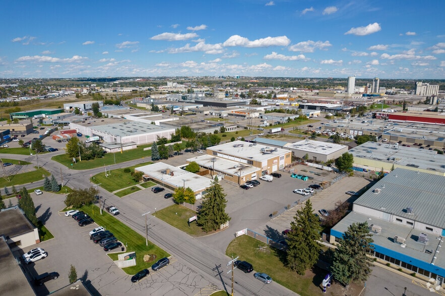 905 34th Ave SE, Calgary, AB à louer - Aérien – Image 2 sur 4