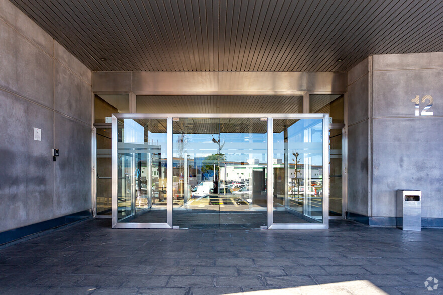 Bureau dans El Prat de Llobregat, Barcelona à louer - Photo de l’immeuble – Image 2 sur 4