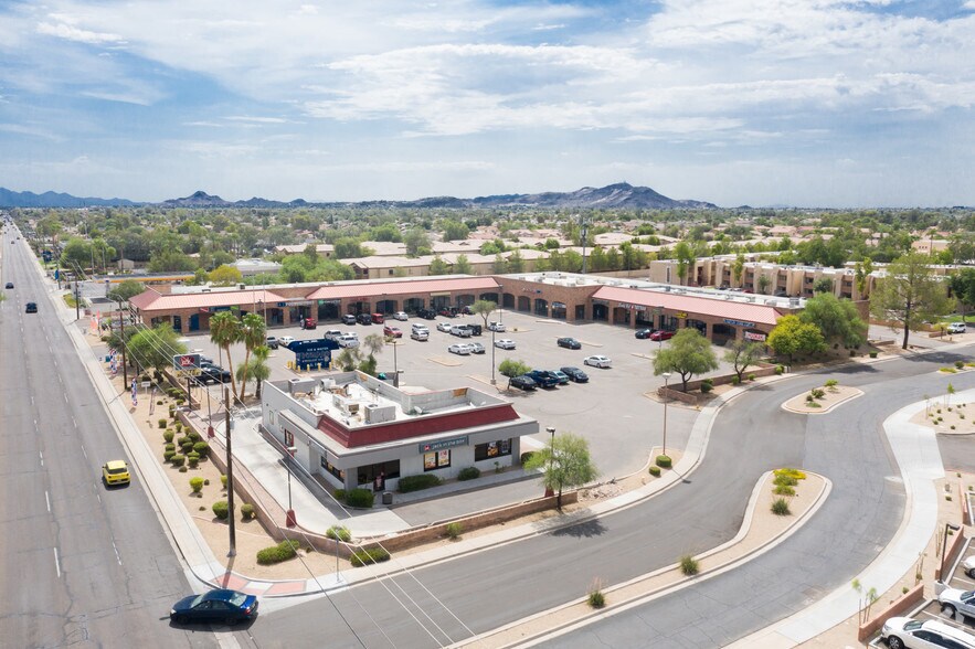 4139 W Bell Rd, Phoenix, AZ à louer - Photo de l’immeuble – Image 1 sur 15