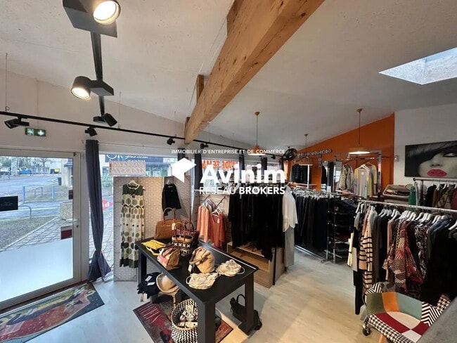 Plus de détails pour Local commercial à vendre