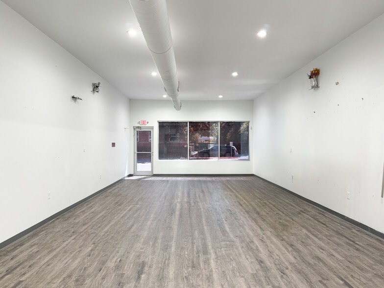 1800-1818 Rozzelles Ferry Rd, Charlotte, NC à louer - Photo intérieure – Image 3 sur 8