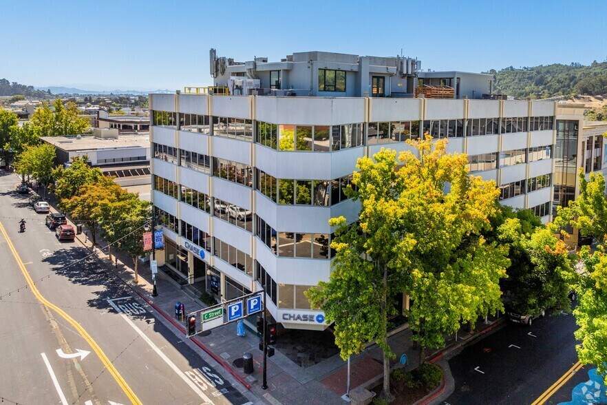 1299 4th St, San Rafael, CA à louer - Photo principale – Image 1 sur 3