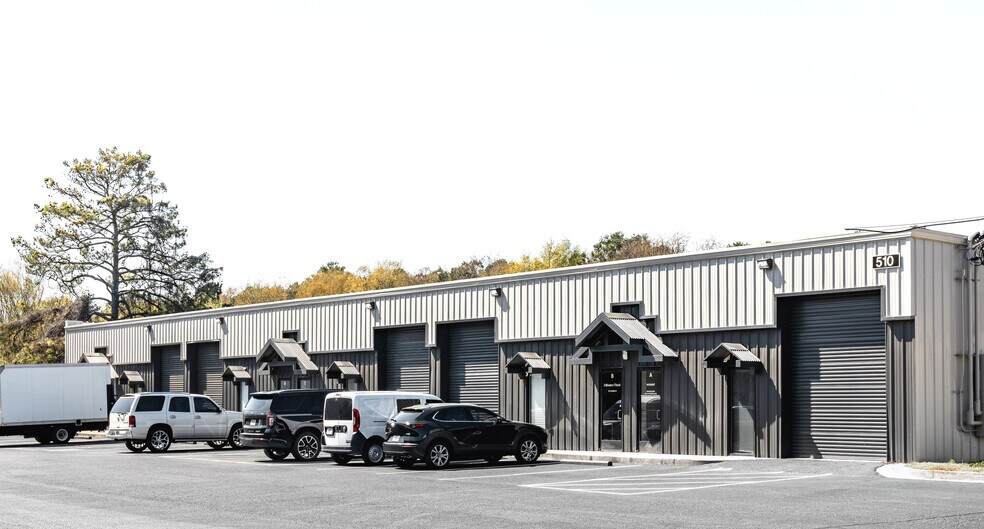 450 Pike Park Dr, Lawrenceville, GA à louer - Photo de l’immeuble – Image 2 sur 4