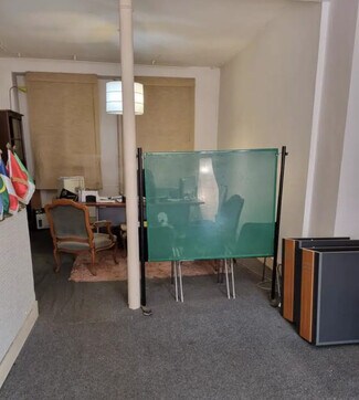 Plus de détails pour Local commercial à louer