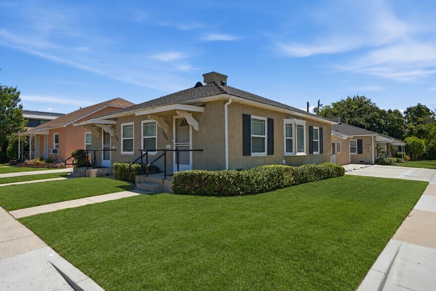 1004 W Clark Ave, Burbank, CA à vendre - Photo de l’immeuble – Image 2 sur 26