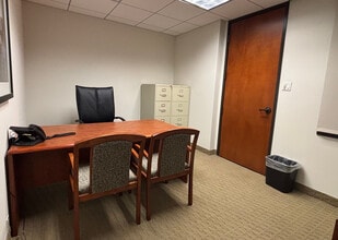 777 E Tahquitz Canyon Way, Palm Springs, CA à louer Photo intérieure– Image 2 sur 2