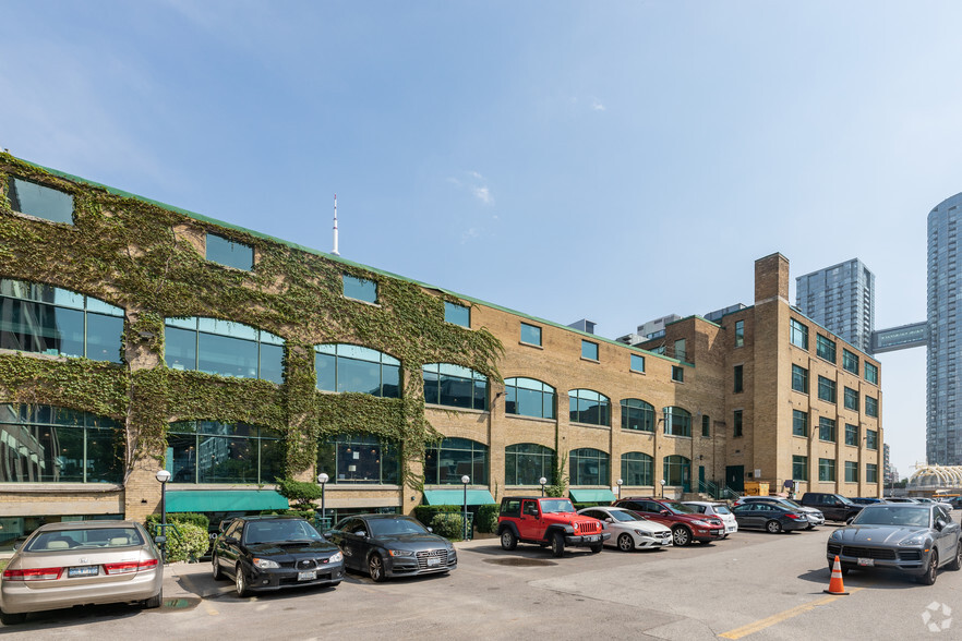510 Front St W, Toronto, ON à louer - Photo de l’immeuble – Image 3 sur 3