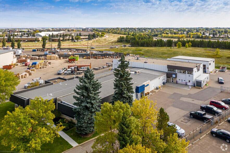 4503 93rd St NW, Edmonton, AB à vendre - Photo de l’immeuble – Image 3 sur 4