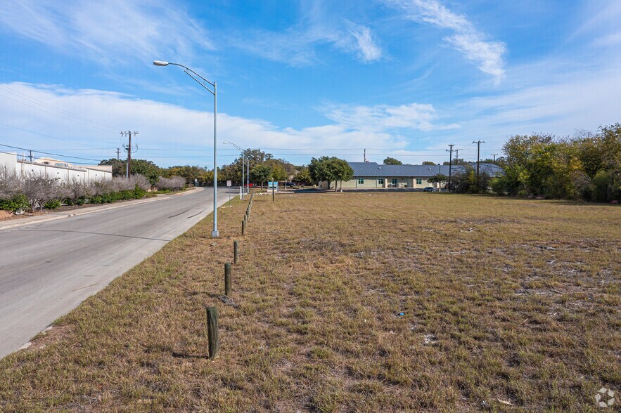 9802 Amelia Pass, San Antonio, TX à vendre - Photo de l’immeuble – Image 3 sur 4